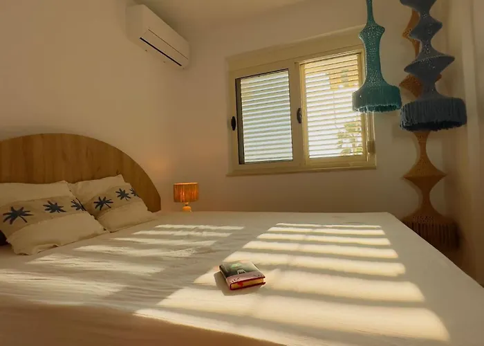 Manta Albania Golem (Tirana)