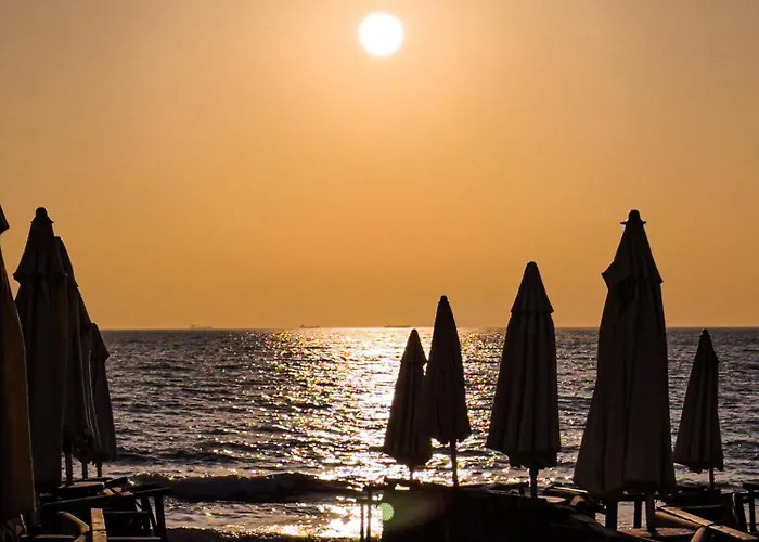 Manta Albania * Golem (Tirana)